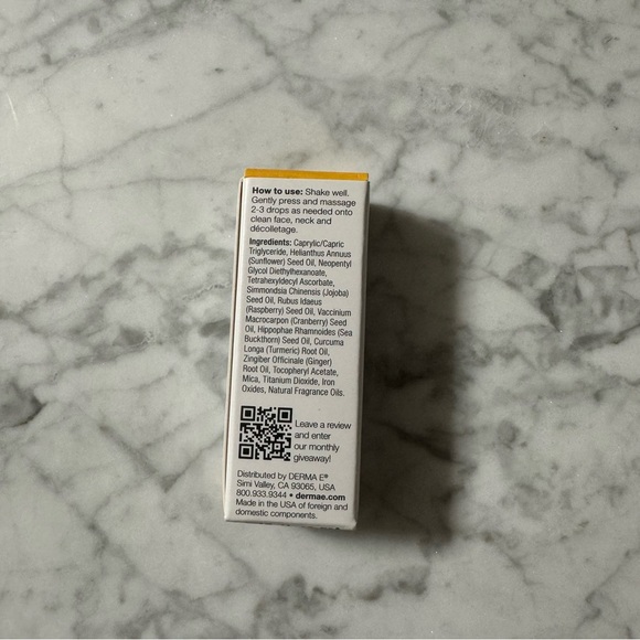 Derma.e Vitamin C Glow Face Oil - Picture 2 of 7